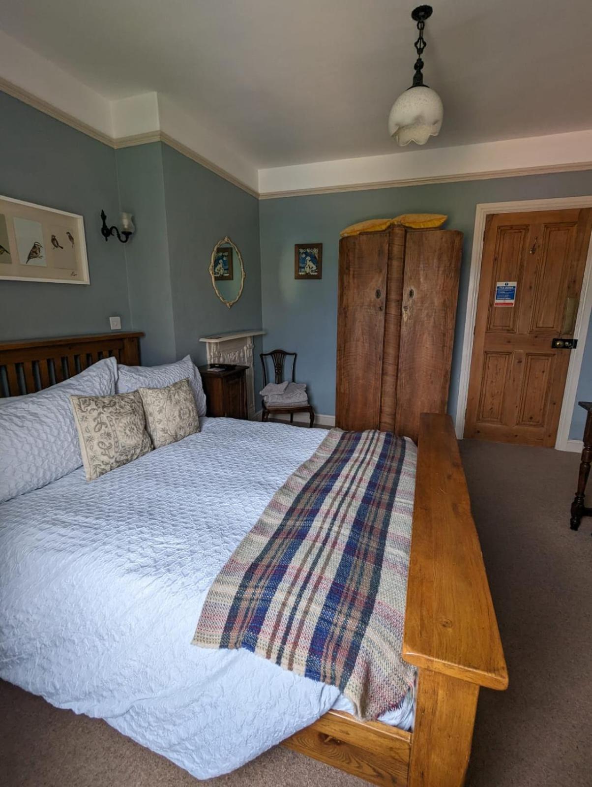 Number 18 Bed & Breakfast Whitby Bagian luar foto