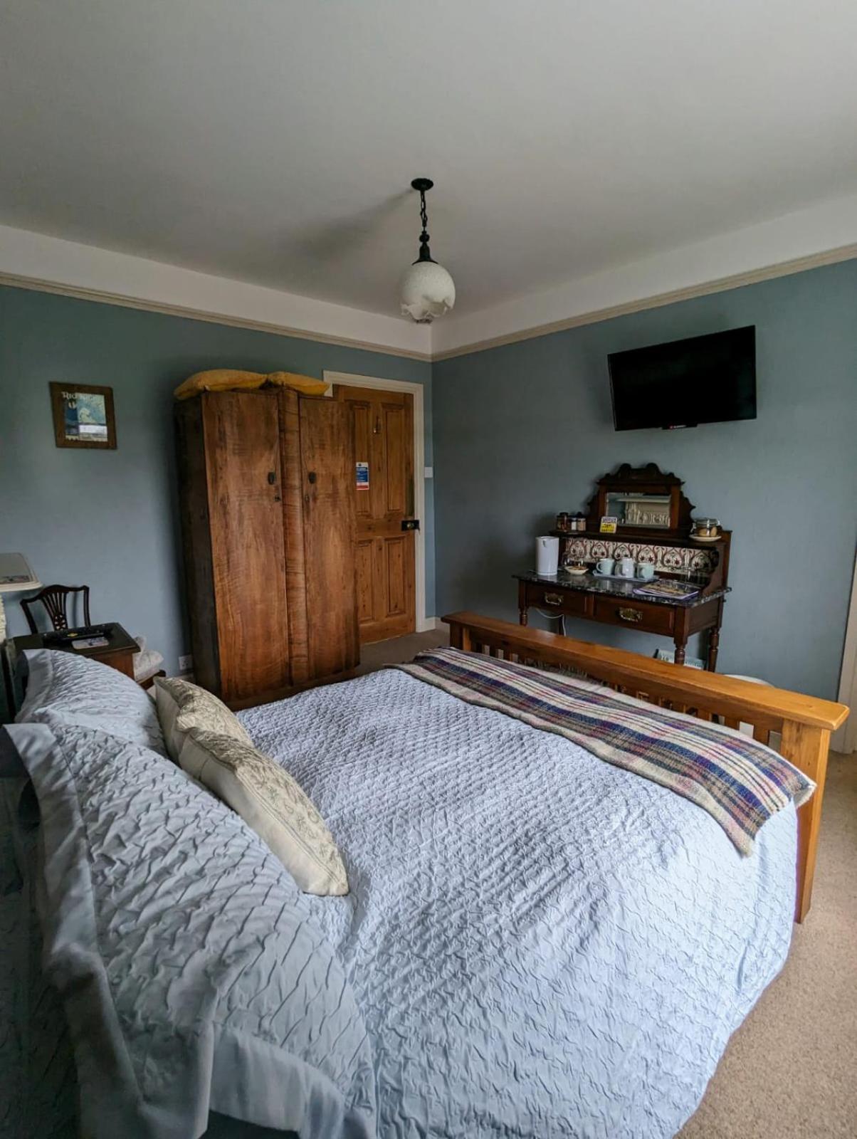 Number 18 Bed & Breakfast Whitby Bagian luar foto